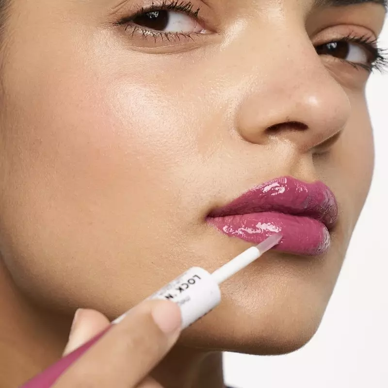 رژلب مایع دوطرفه وت اند وایلد la pink