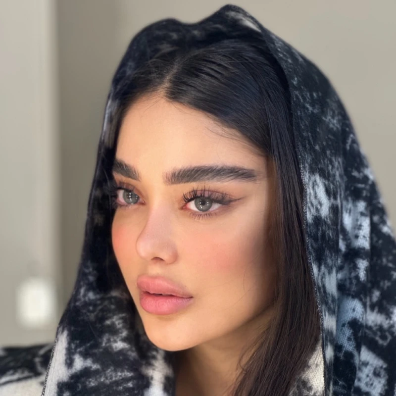 لنز کلارا گری rose