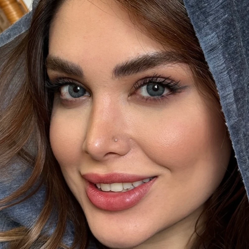 لنز کلارا گری rose