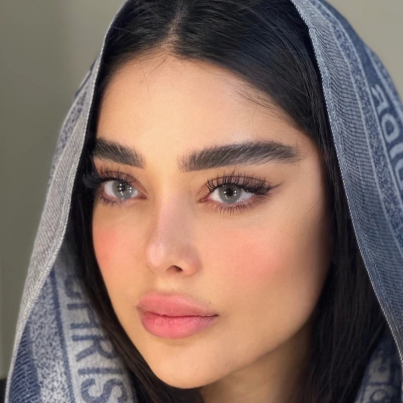 لنز دیزی گری rose