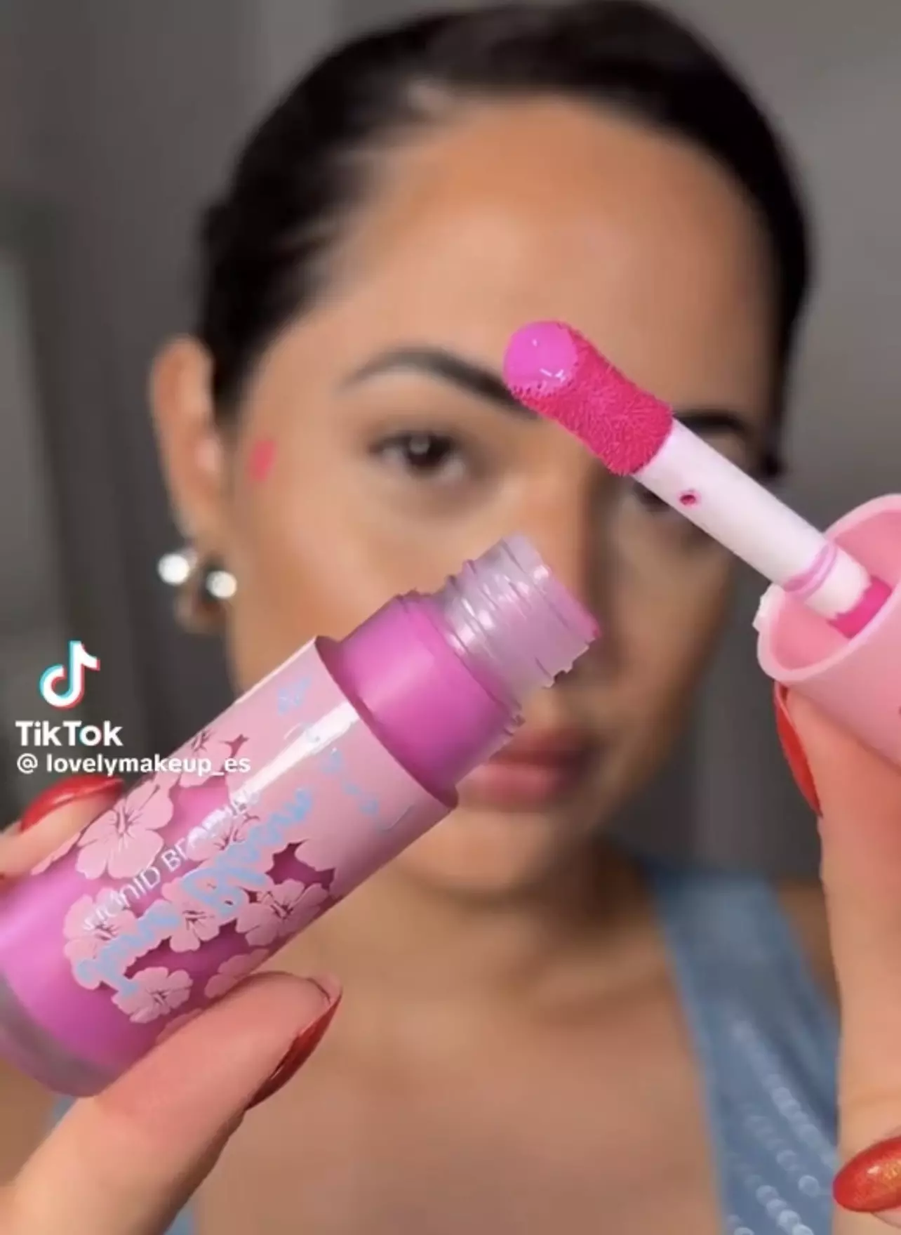 رژگونه مایع لاولی مدل june bloom شماره 01