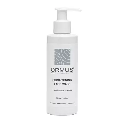 ژل شوینده روشن‌کننده صورت اورموس مناسب انواع پوست