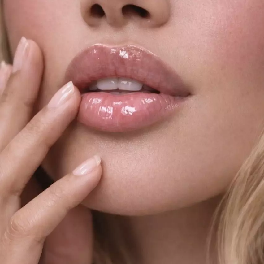 روغن نرم کننده لب kevin coco