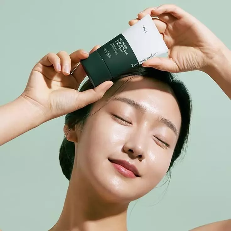 کرم ضد آفتاب آبرسان آنوا مدل Heartleaf Silky Moisture